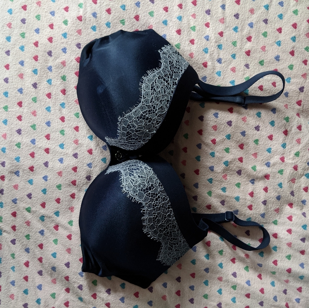 Victoria's Secret push up bra with lace detail